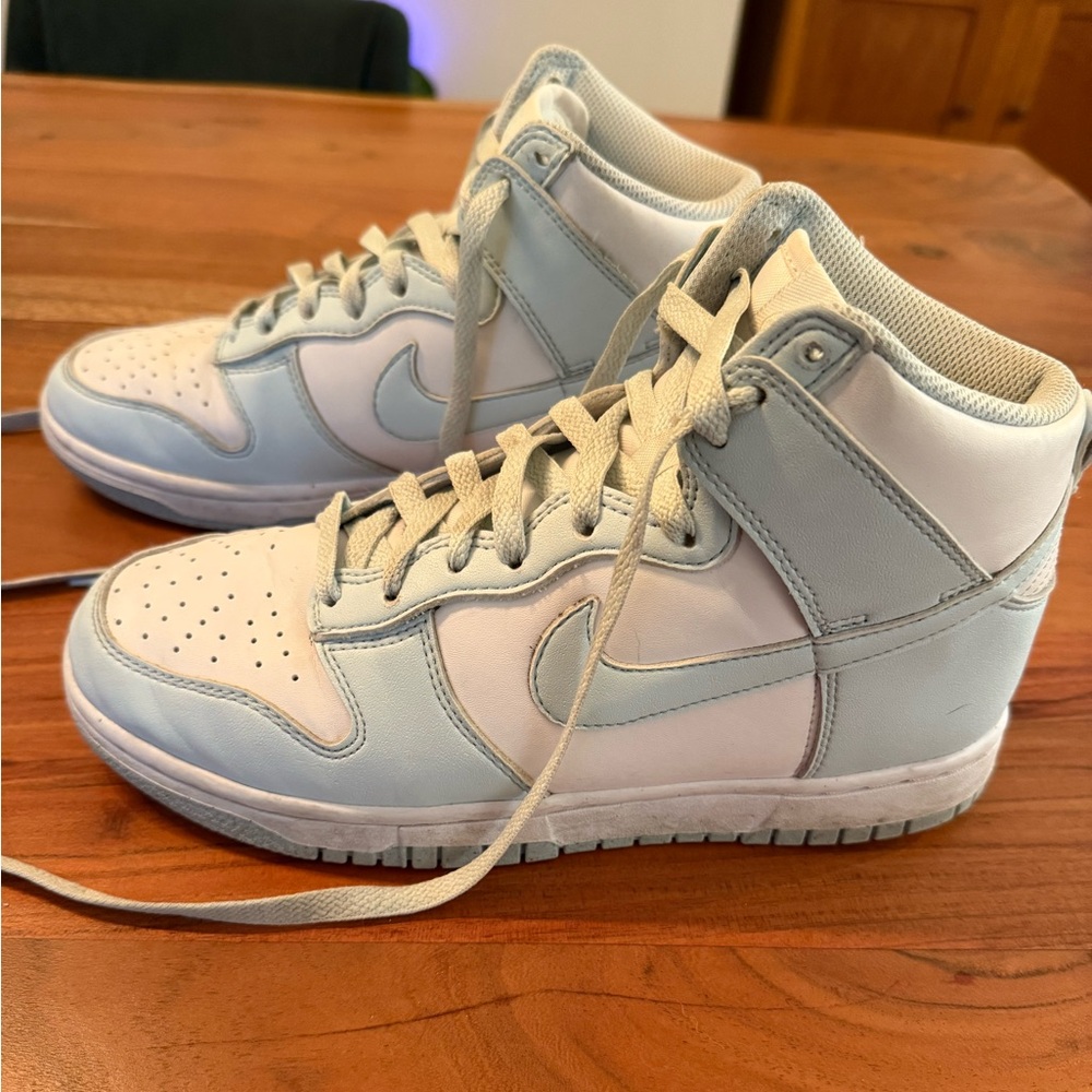 Nike Dunk High Sail women’s sneakers in light blue